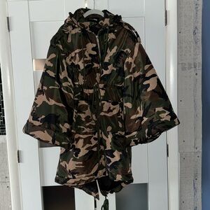 Over sized fashion coat.